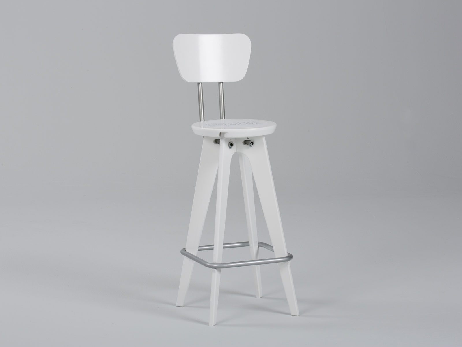 OTM Portable Chair with Seatback -- White